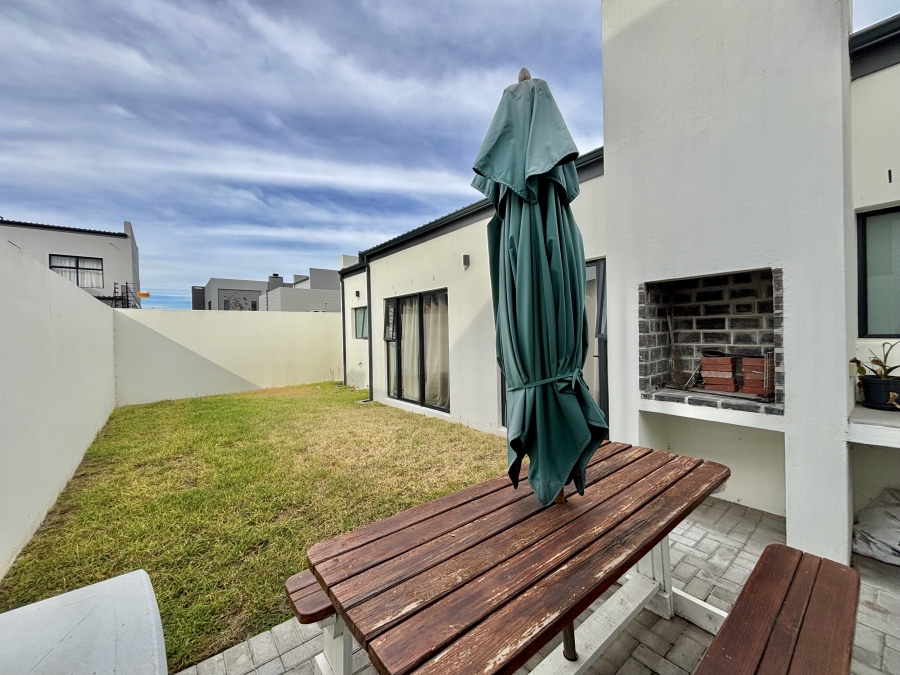 To Let 1 Bedroom Property for Rent in Sandown Western Cape